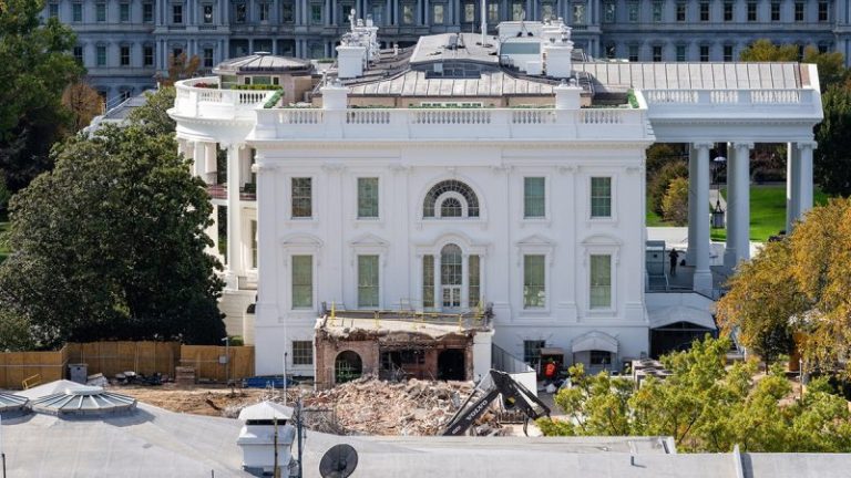 Preservation group sues Trump administration over White House ballroom project